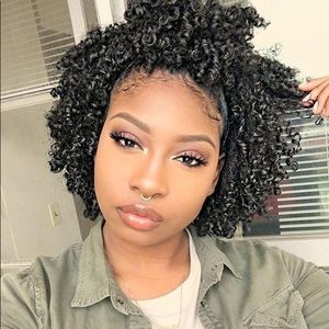 Meet your Posher, Coreyana